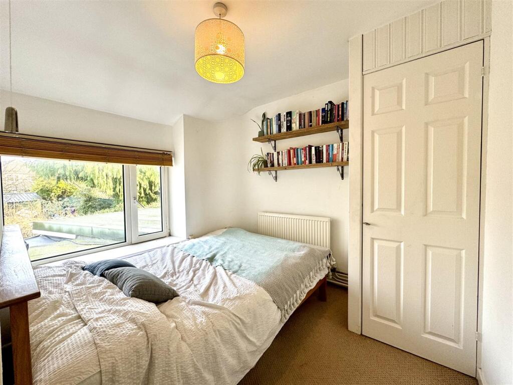 BEDROOM 2