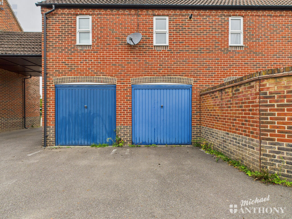 CAM03218G0-PR0791-STILL002