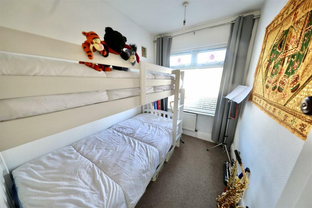 32 Allderidge - Bedroom 5.jpg