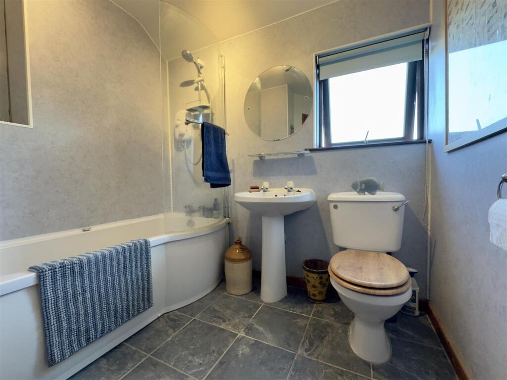 Bathroom.jpeg