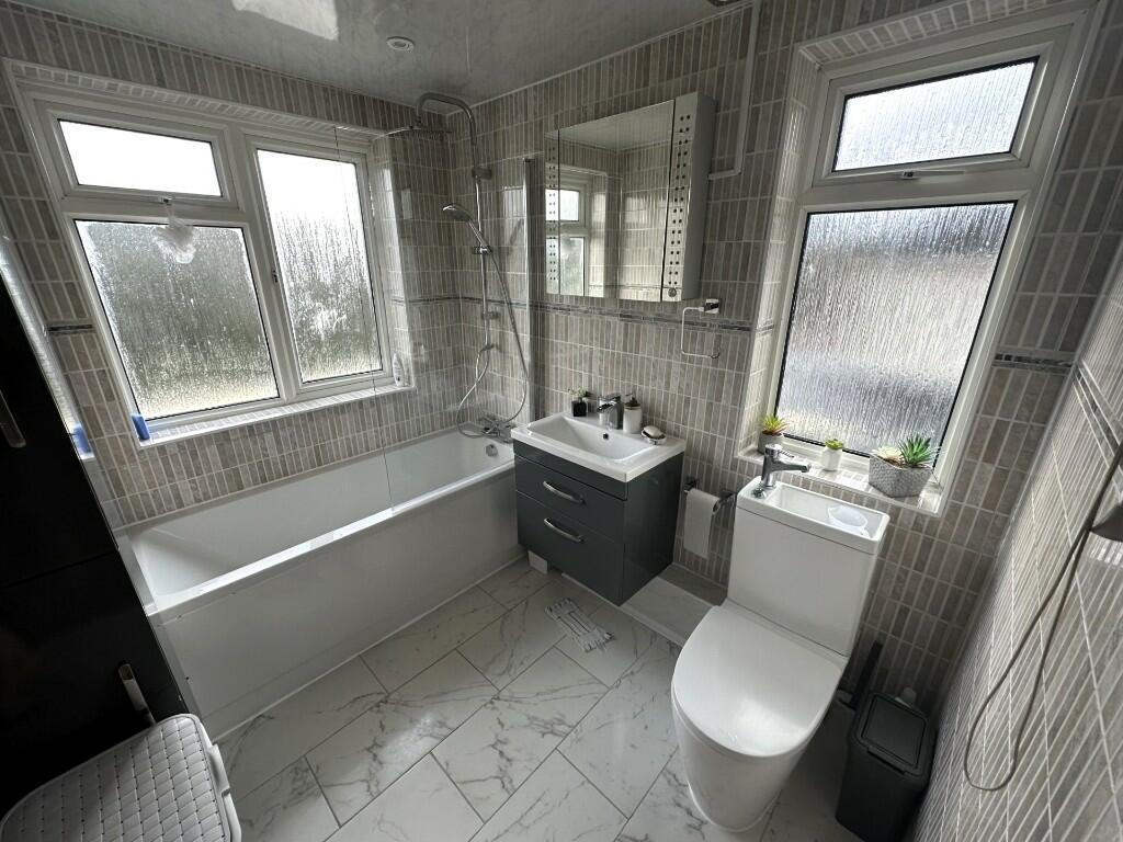 FITTED BATHROOM