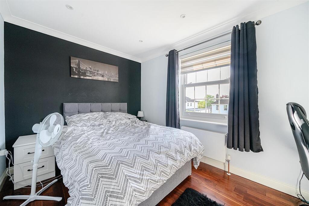 Bedroom (3).jpg