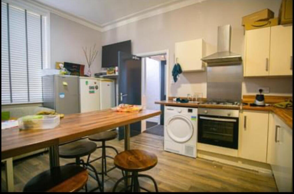 Room 3, 120 Villiers Street