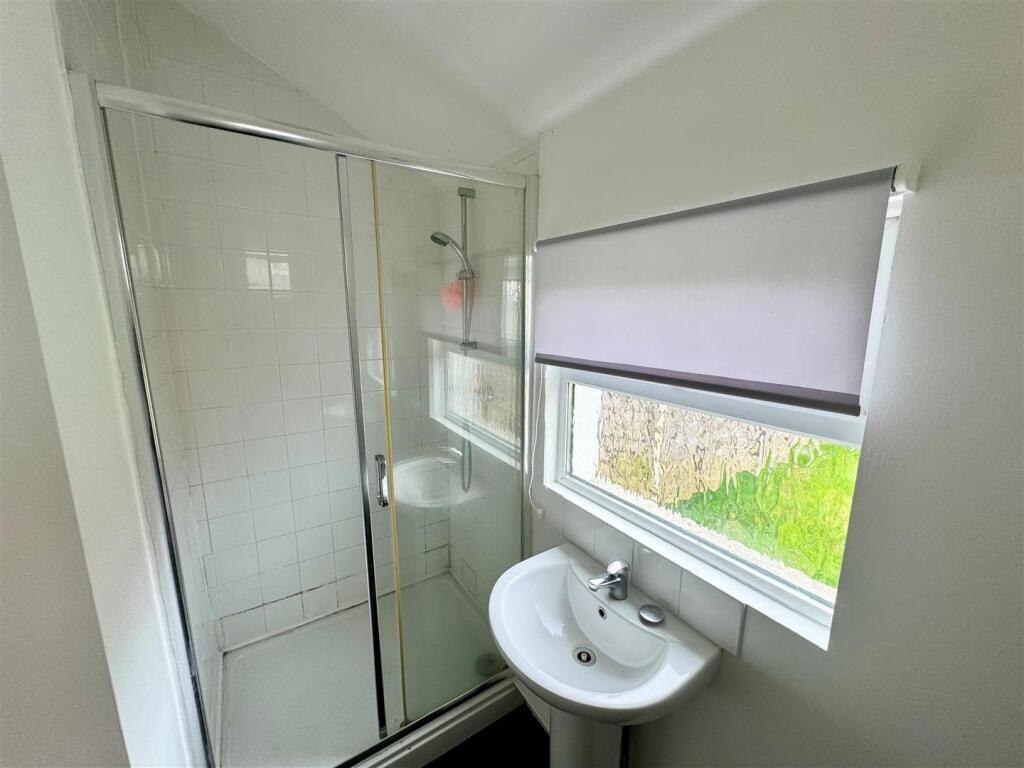 Shower Room.jpg