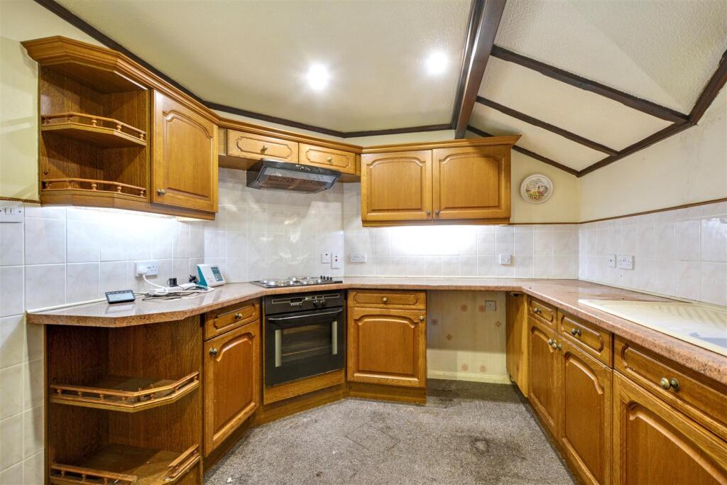 Kitchen_1.jpeg