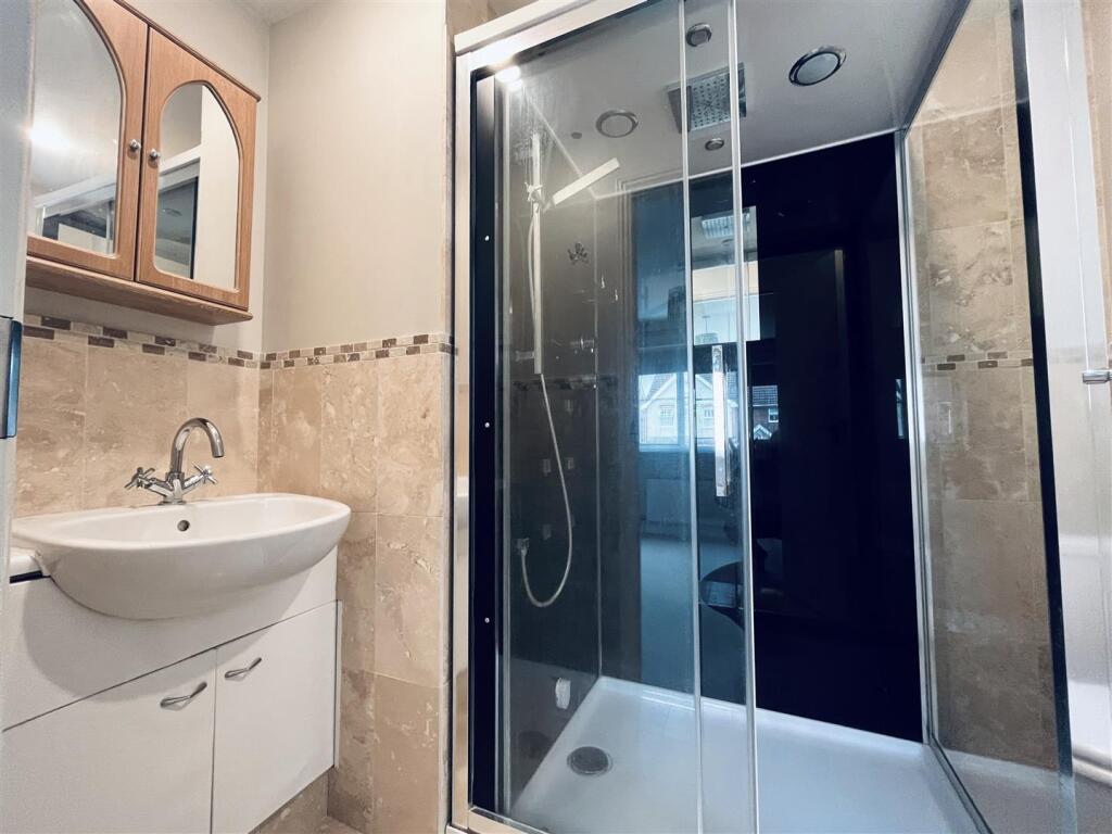 EN SUITE.jpg