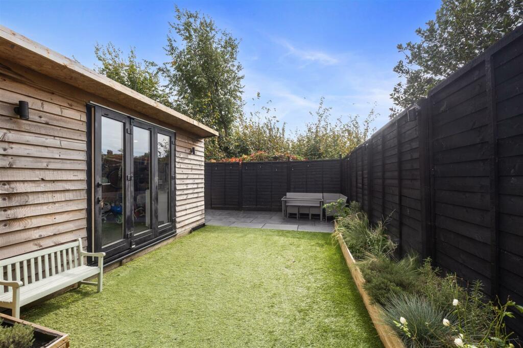 Pavillion Road, 77-024.jpg