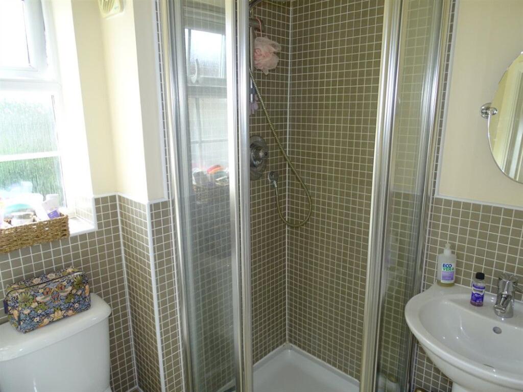 Ensuite to Bedroom 3