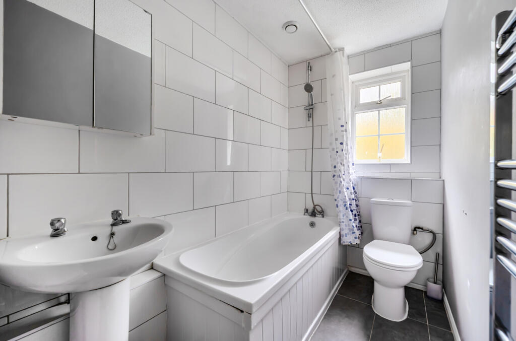 1375258-1-690a032...