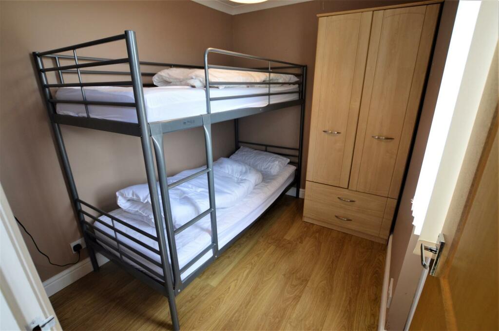 Bed2.JPG