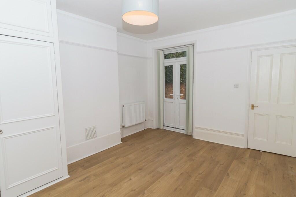 One Double Bedroom