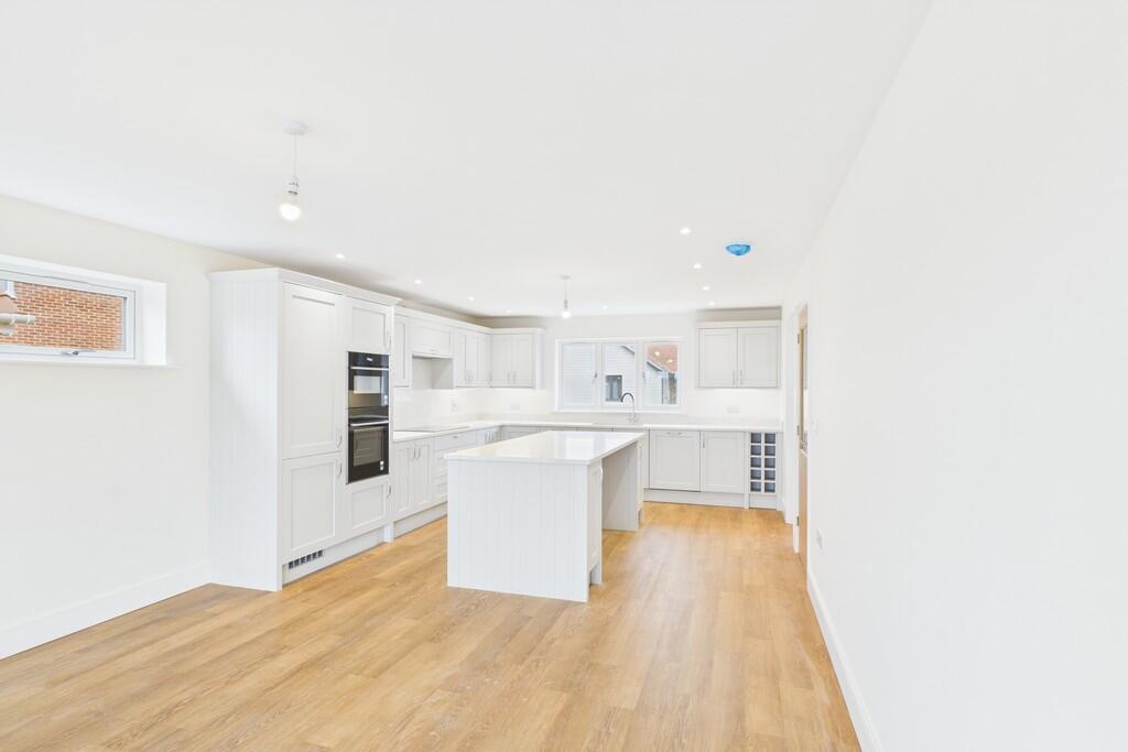 CAM01689G0-PR0453...