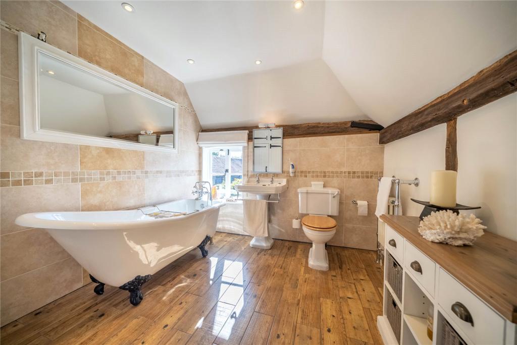 En-Suite Bathroom