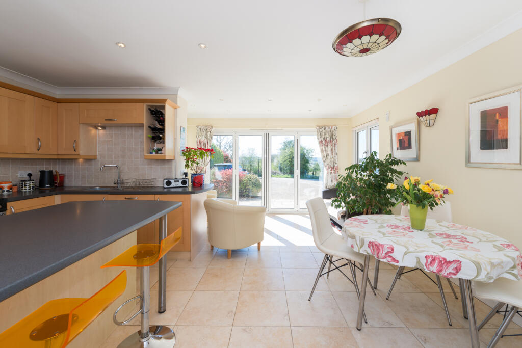 Kitchen / Breakfast Room