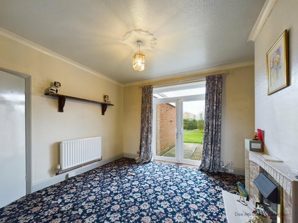Lounge/Dining Room