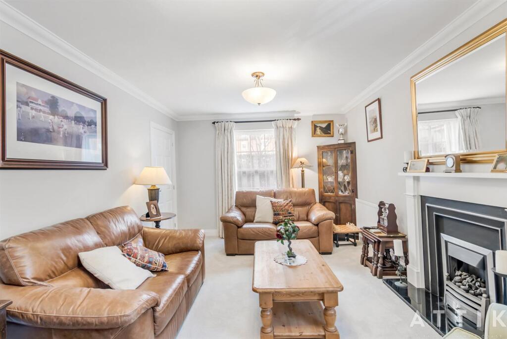 8 Blyth Mews, Halesworth, IP19 8FB (44).jpg