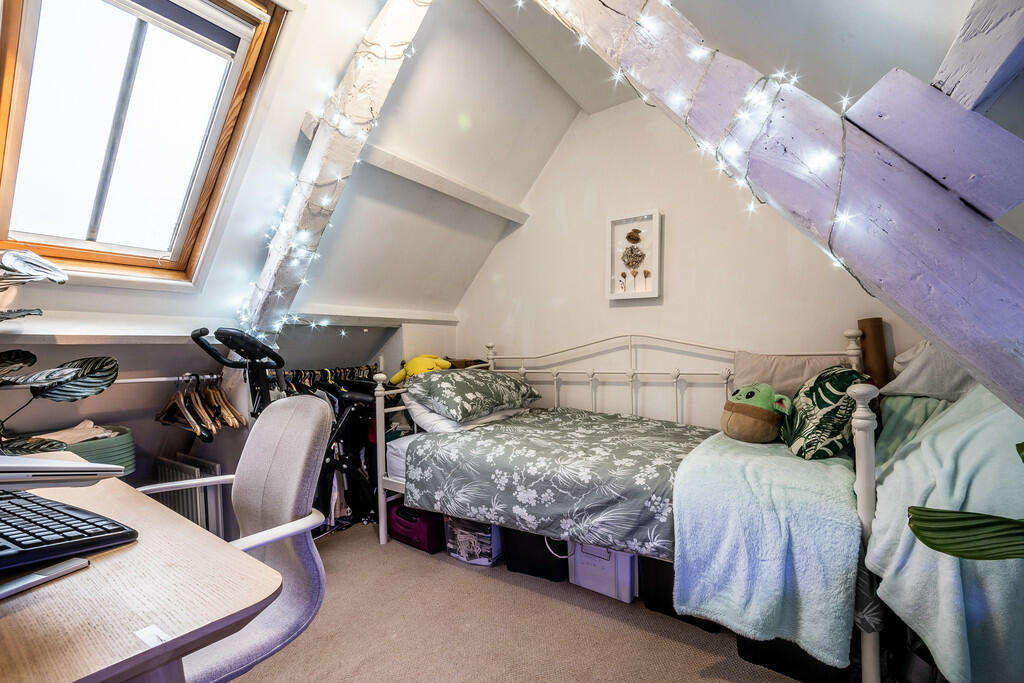 39 Lower North St...