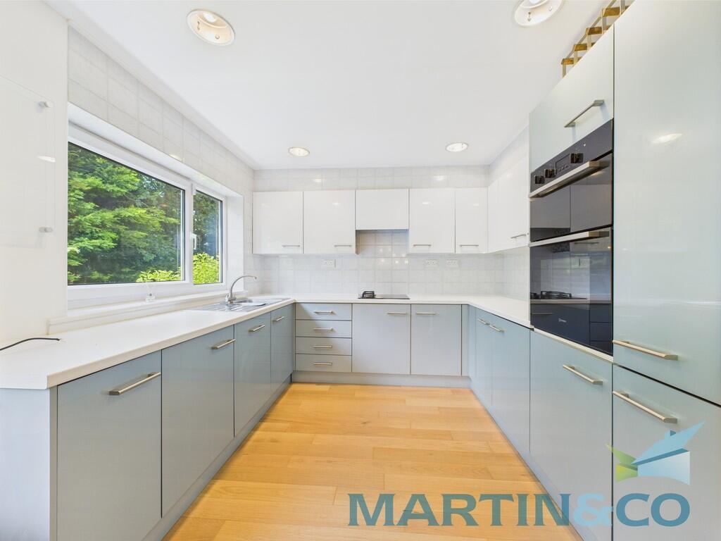 CAM01870G0-PR0168...