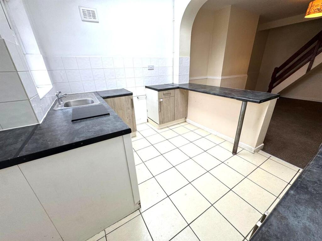 Kitchen Pic 2