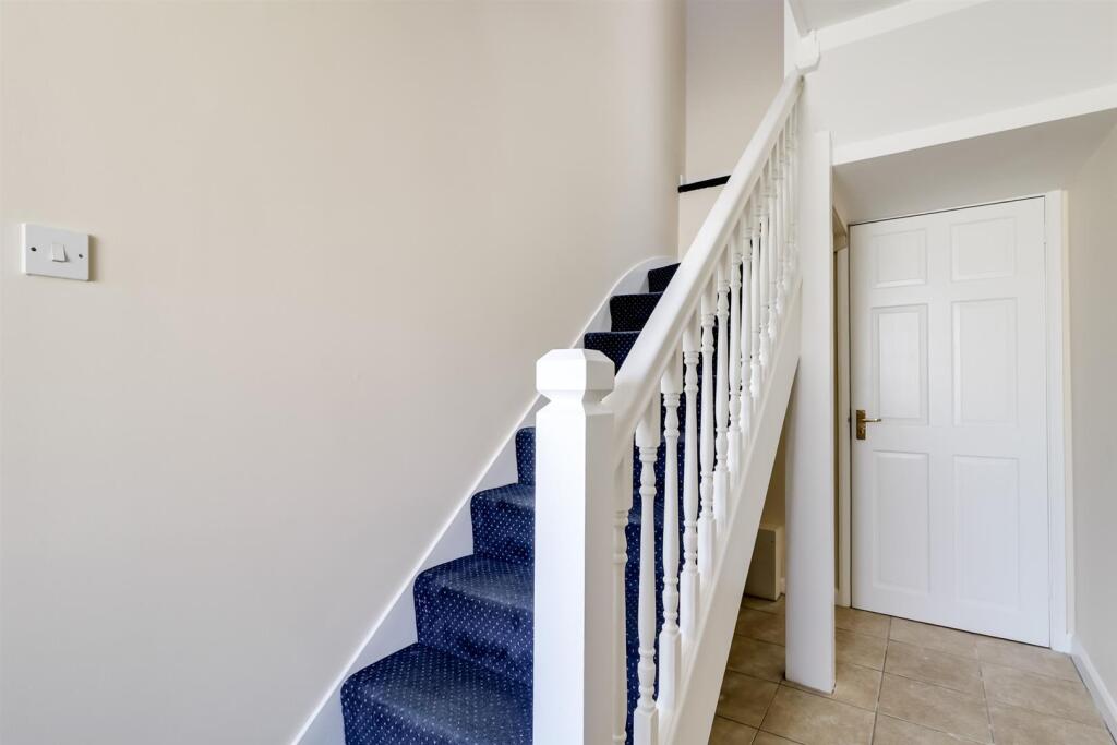 Hallway (1).jpg
