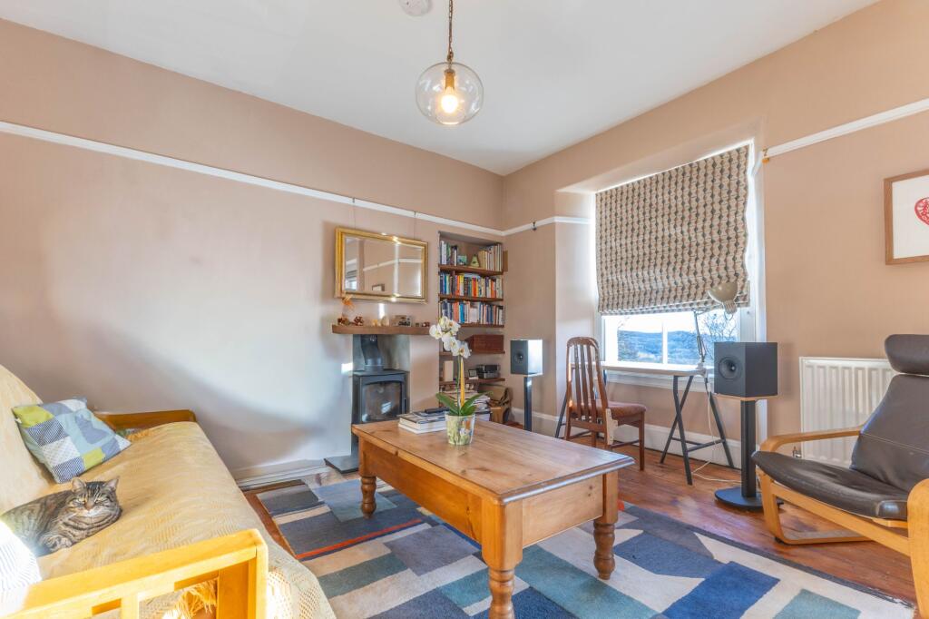 KITCHEN / LIVING AREA