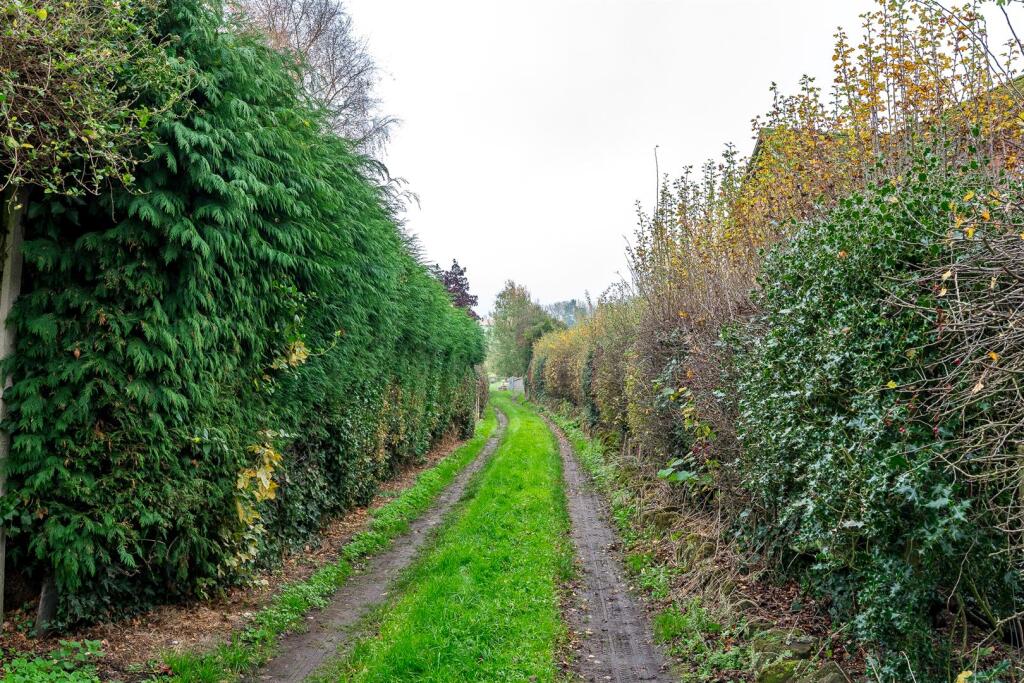 Meadow Way17.jpg