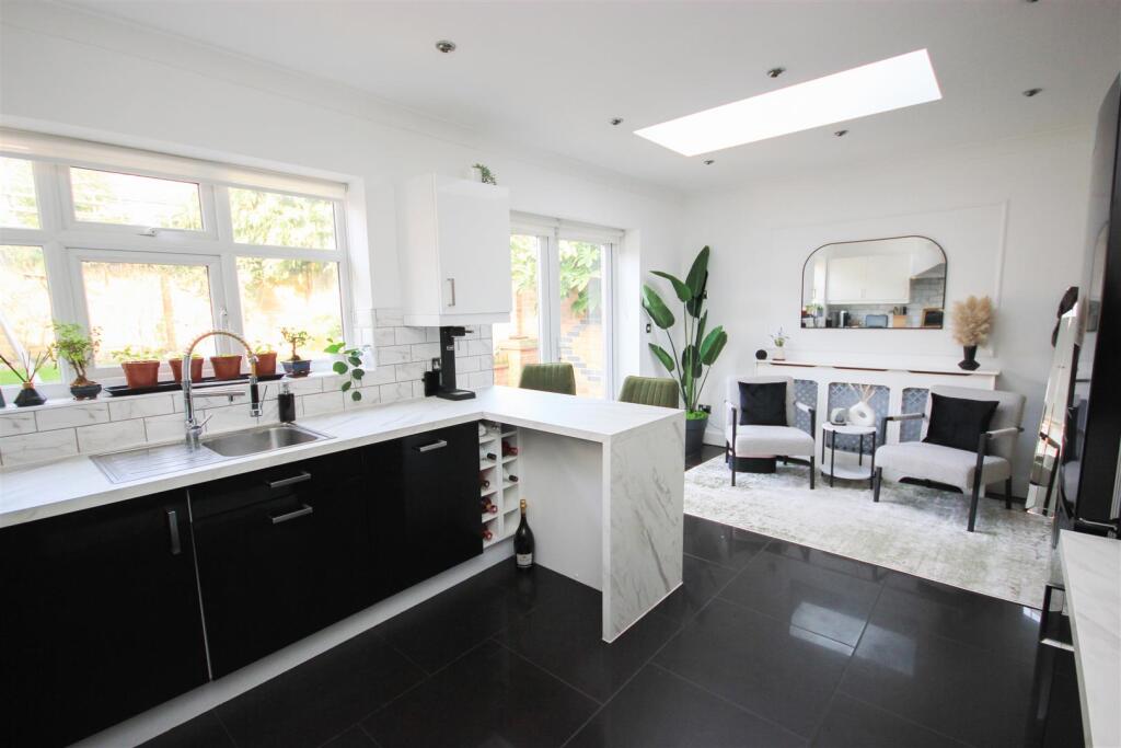 kitchen 3..jpg