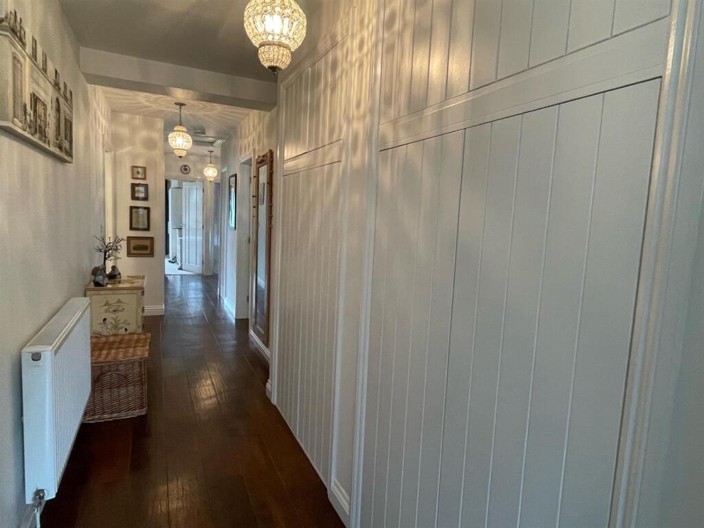 Hallway.jpg