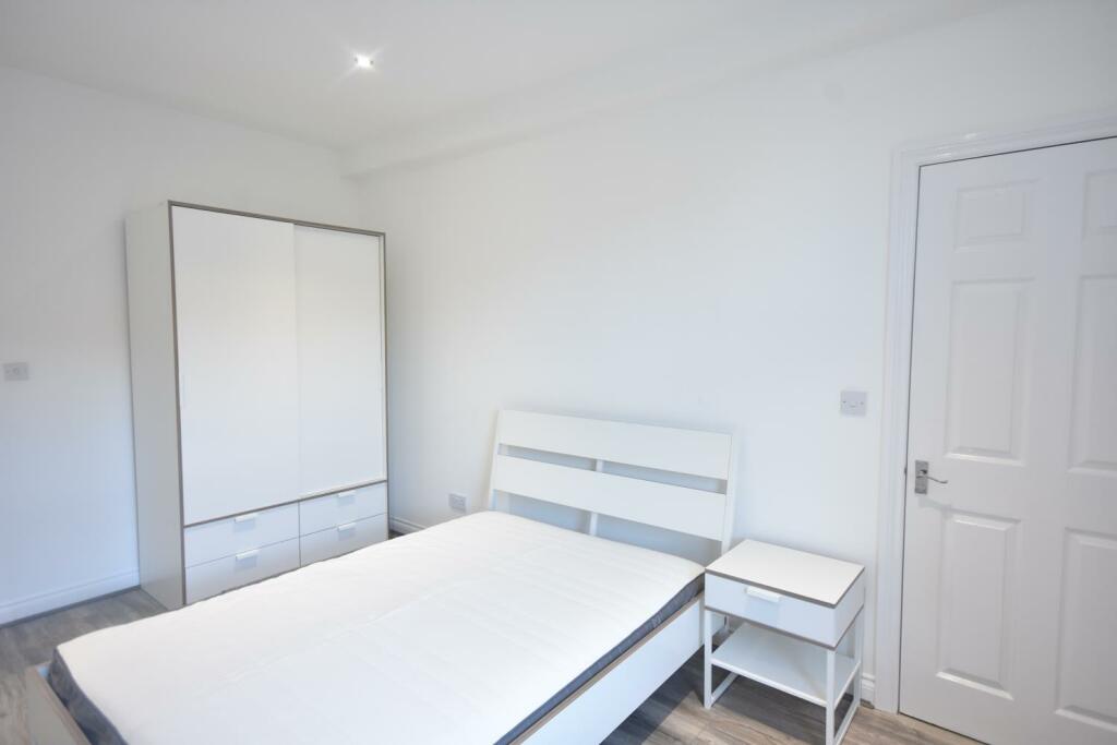 Flat 2, 7 Osborne Terrace21