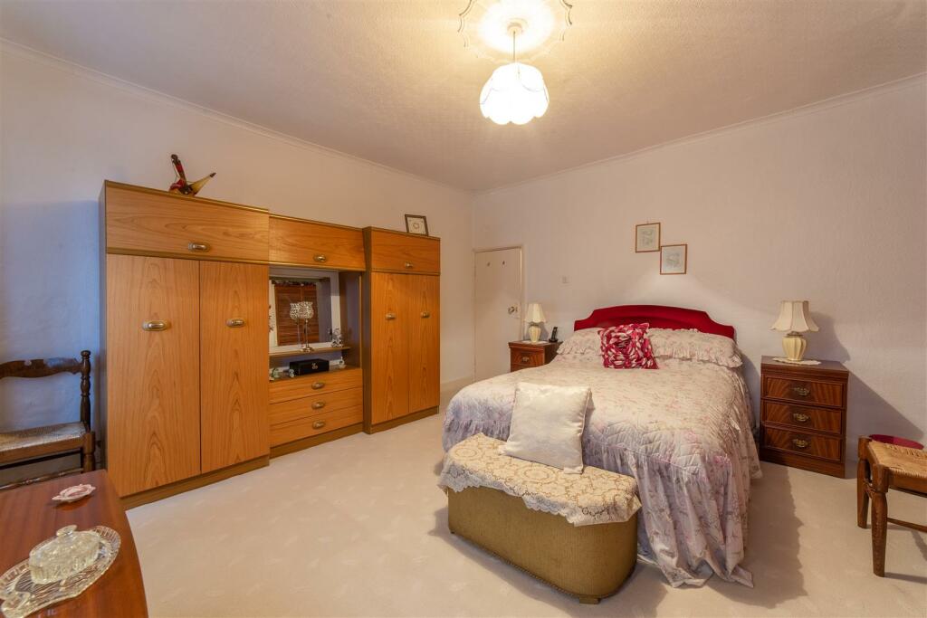 3 Lower Waun Street-2.jpg