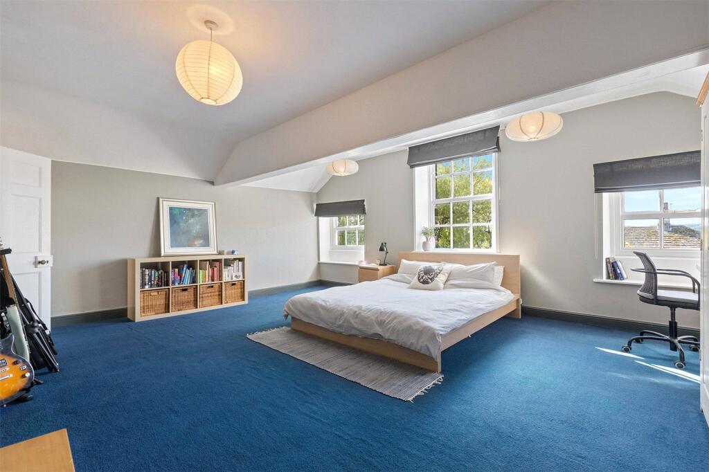 The Avenue, Harewood, Leeds, LS17