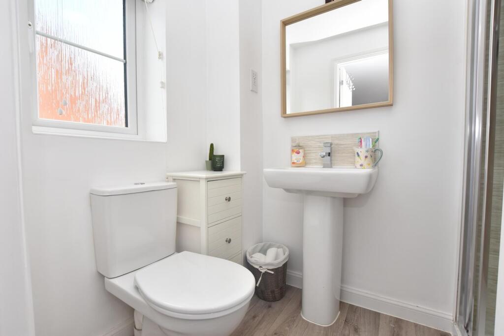 EN SUITE