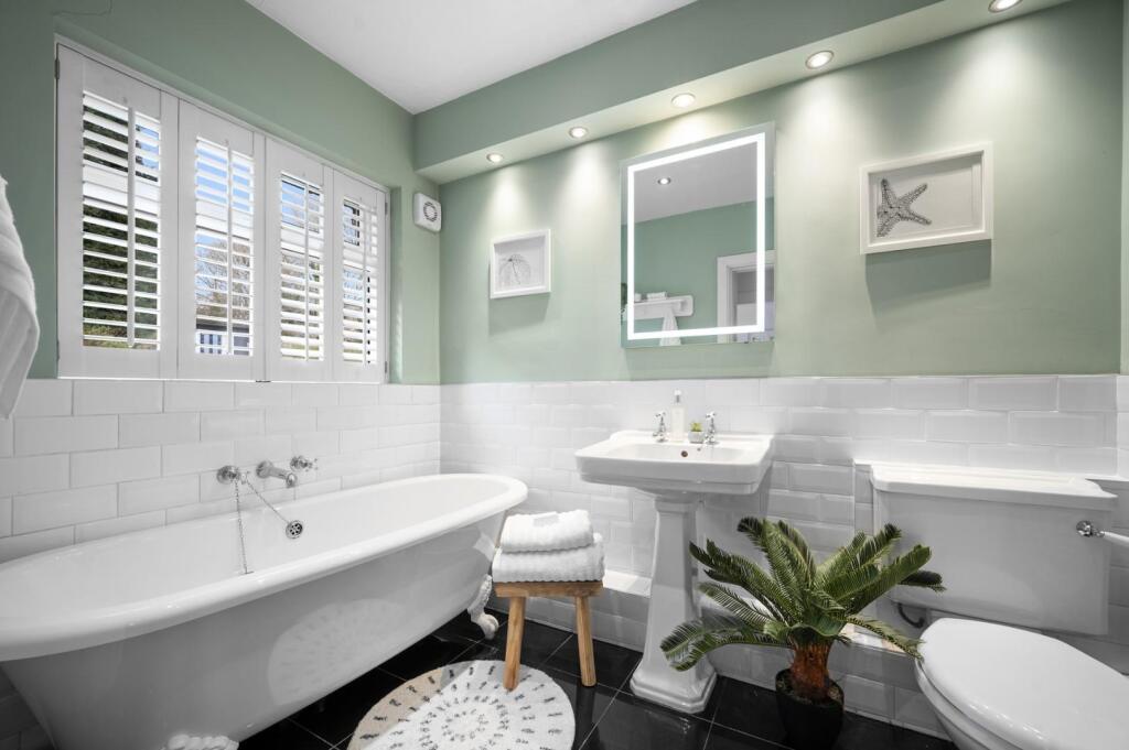 FAMILY BATH