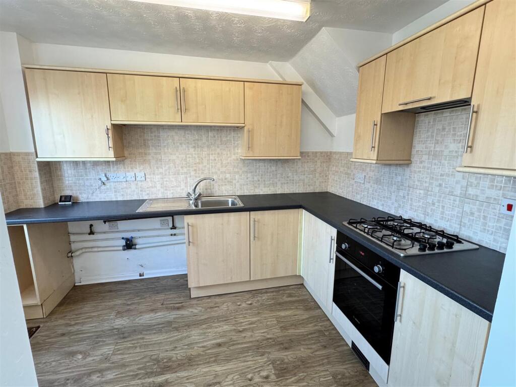 74 Pydar Close Kitchen
