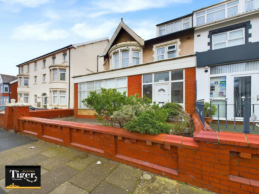 CAM03440G0-PR0196...