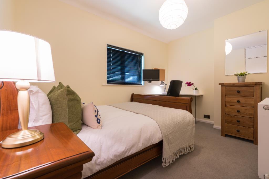 17 St Michaels Road - bedroom