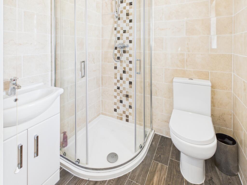 CAM04671G0-PR0040-STILL019