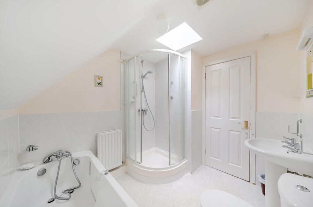 1381393-15-691db2...