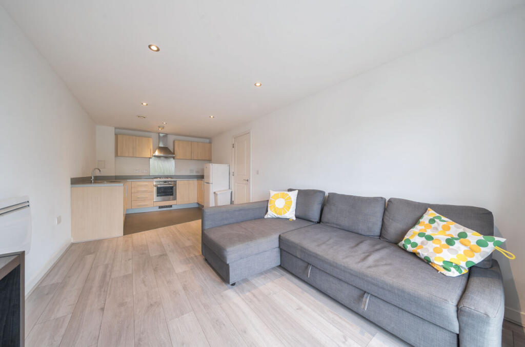 1303712-6-683ee16f9cfd9