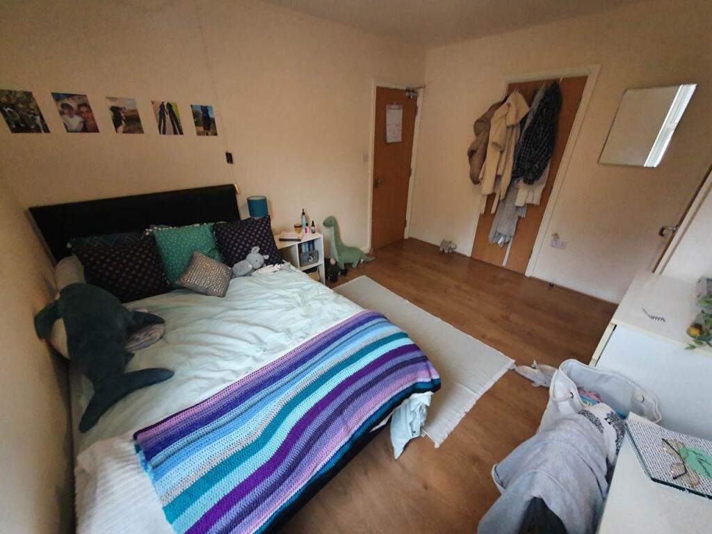 First floor middle l