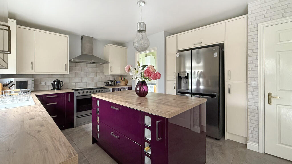 Kitchen/dining ro...