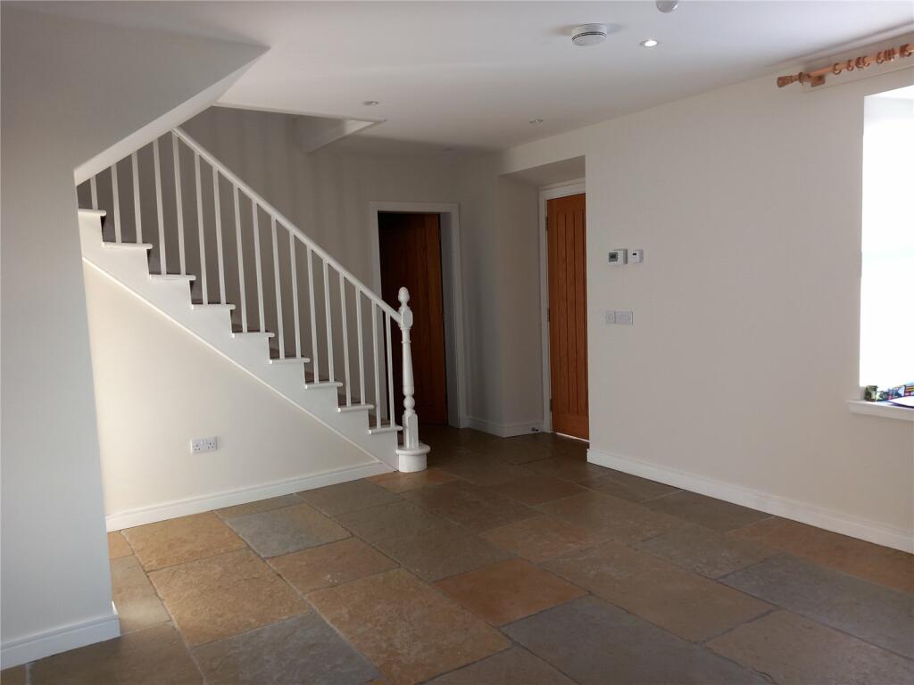 Living Room/Stair