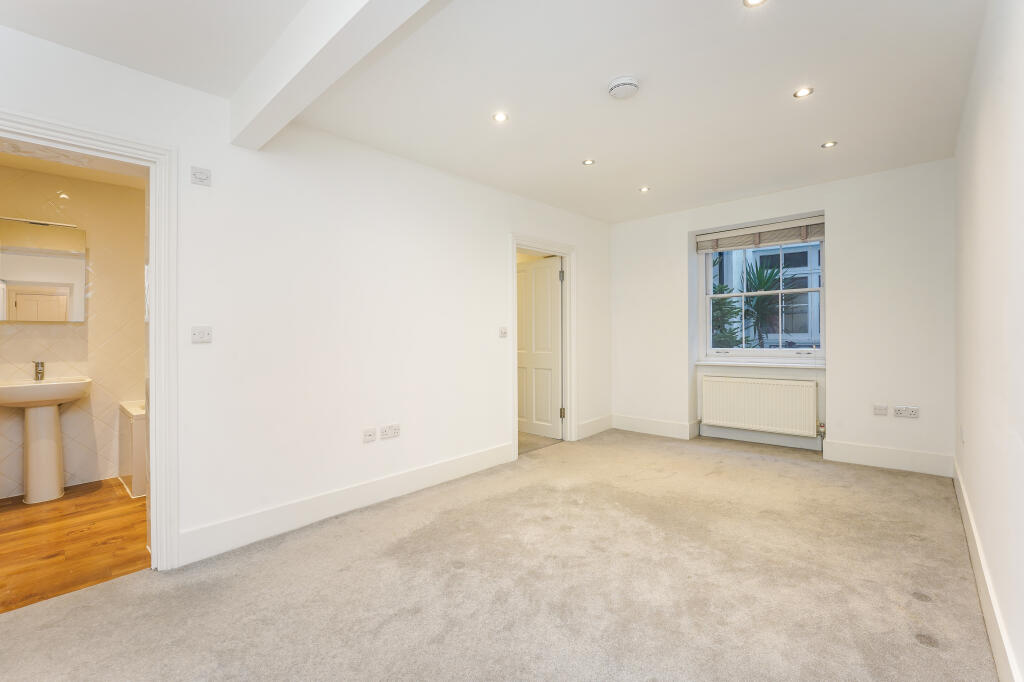 Flat 11, 15 Onslow G