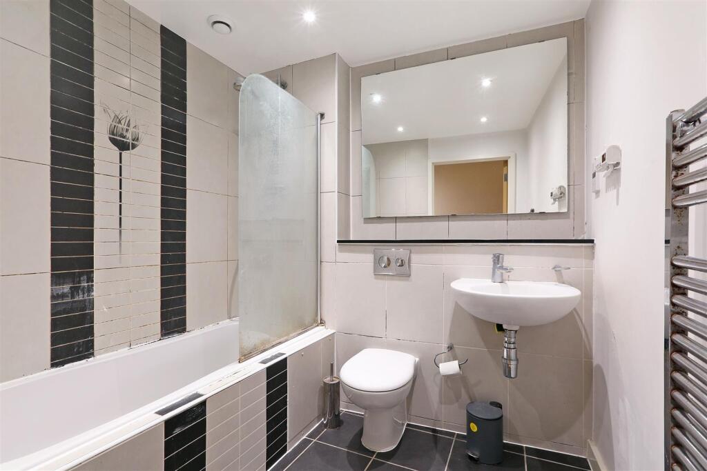 bathroom.jpeg