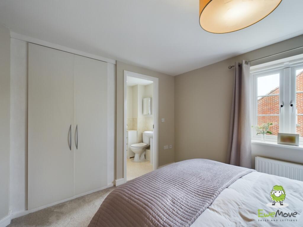 CAM03778G0-PR0073-STILL013