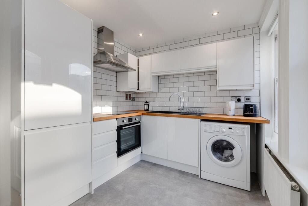 KITCHEN 1.jpg