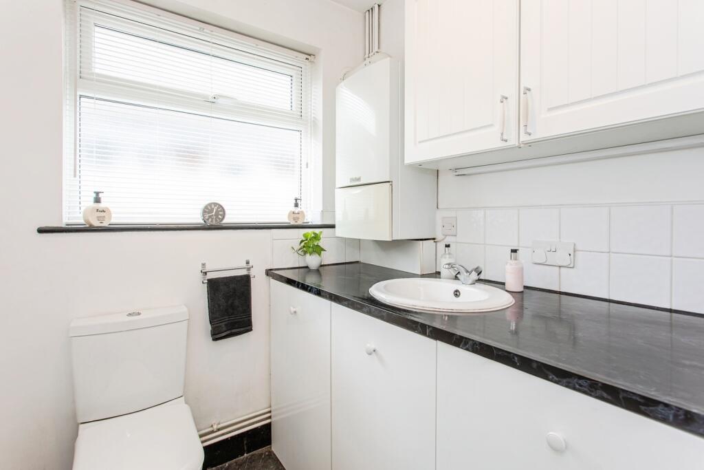 Utility Room/Wc