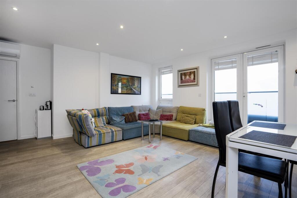 Davidson Frost-Wellings, DFW, Hallington Court, Ed