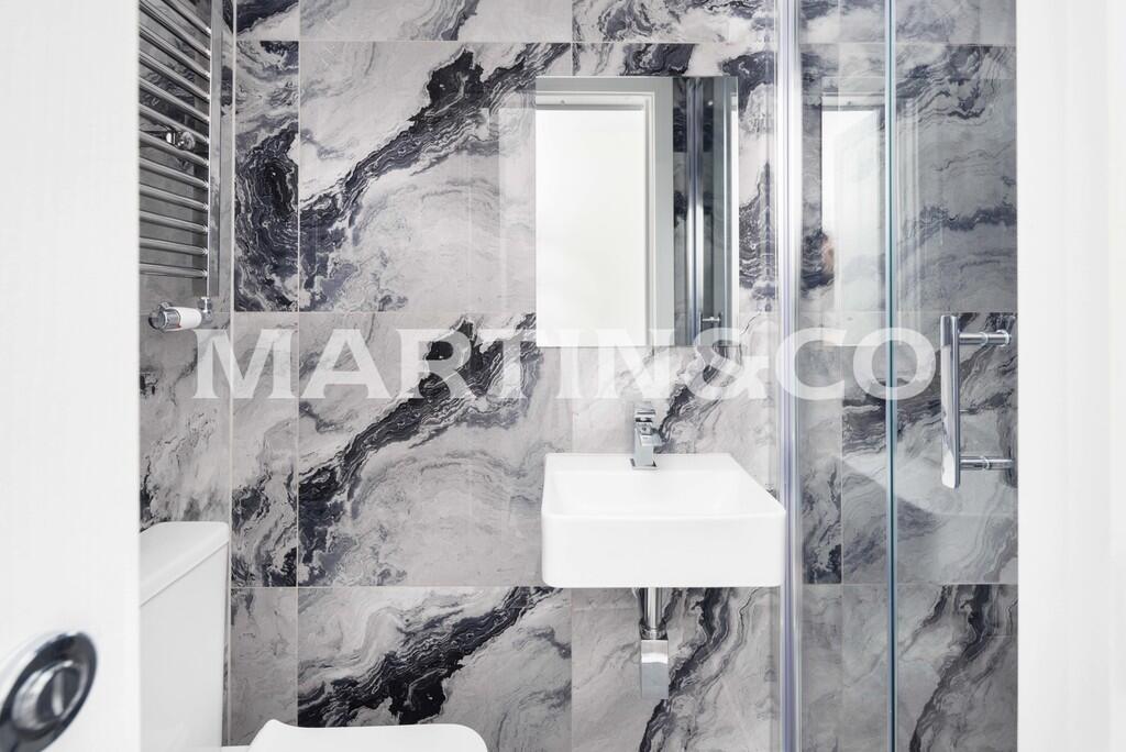 12_Bathroom