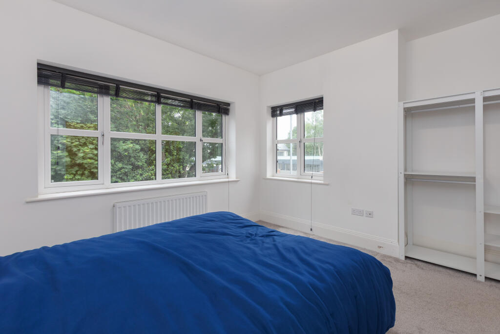 38 PARKSTONE DRIVE-8